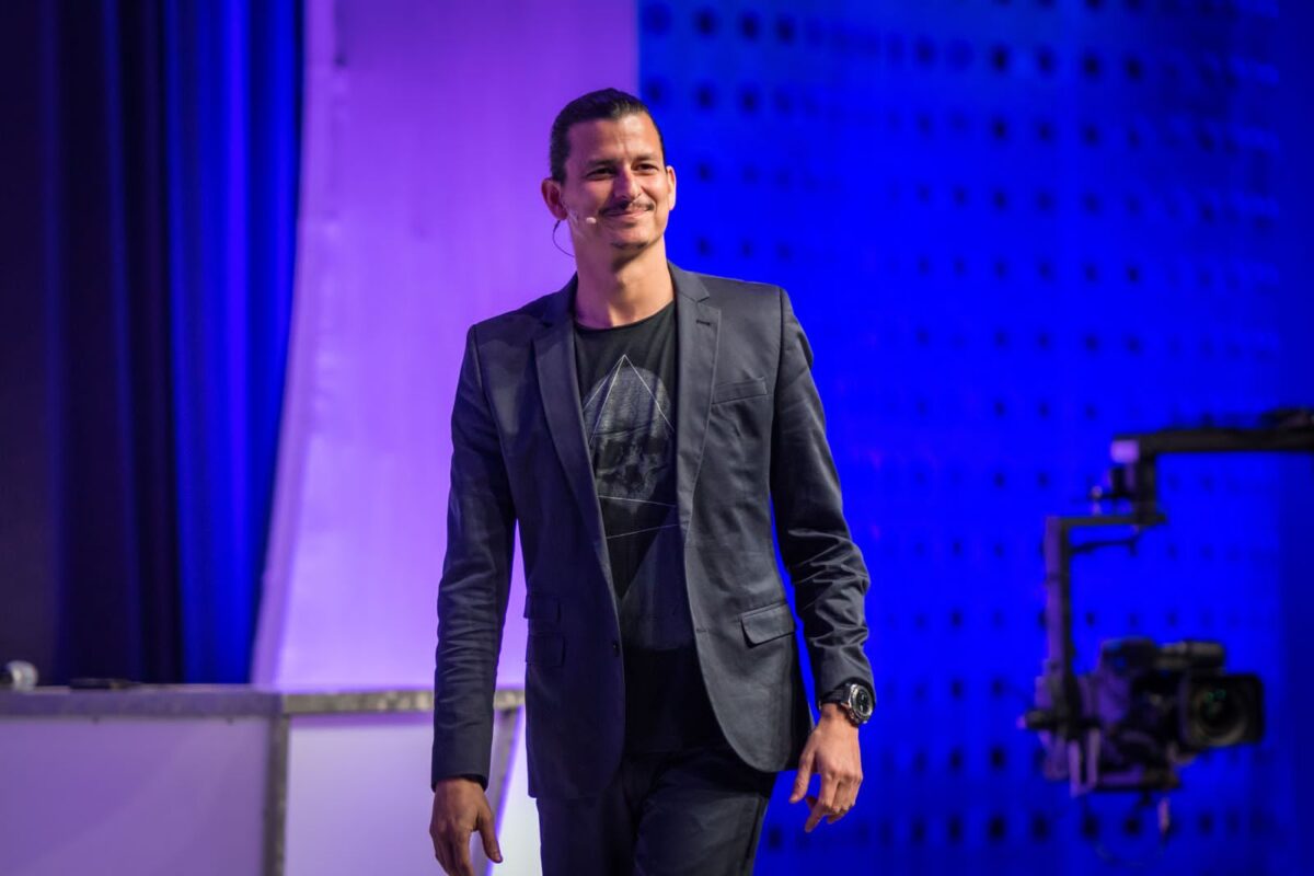 Existe riesgo  para los emprendedores que no tienen una presencia digital: Erick Gamio