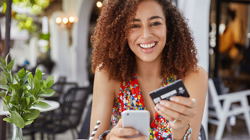 4 cosas que debes considerar al tramitar tu primera tarjeta de crédito
