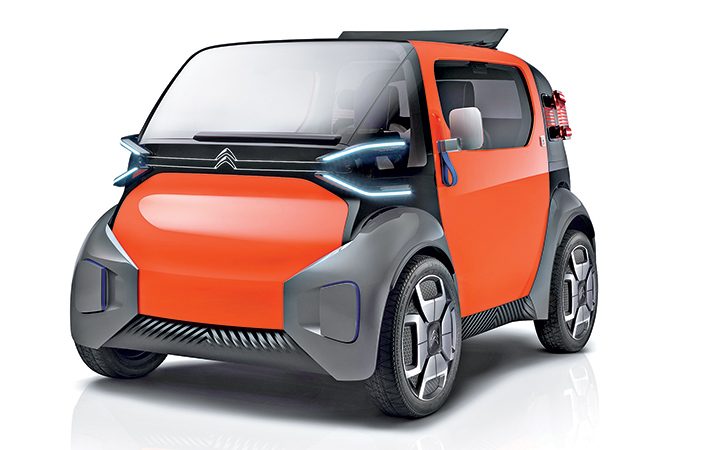 Un pequeño auto eléctrico con mucho estilo.